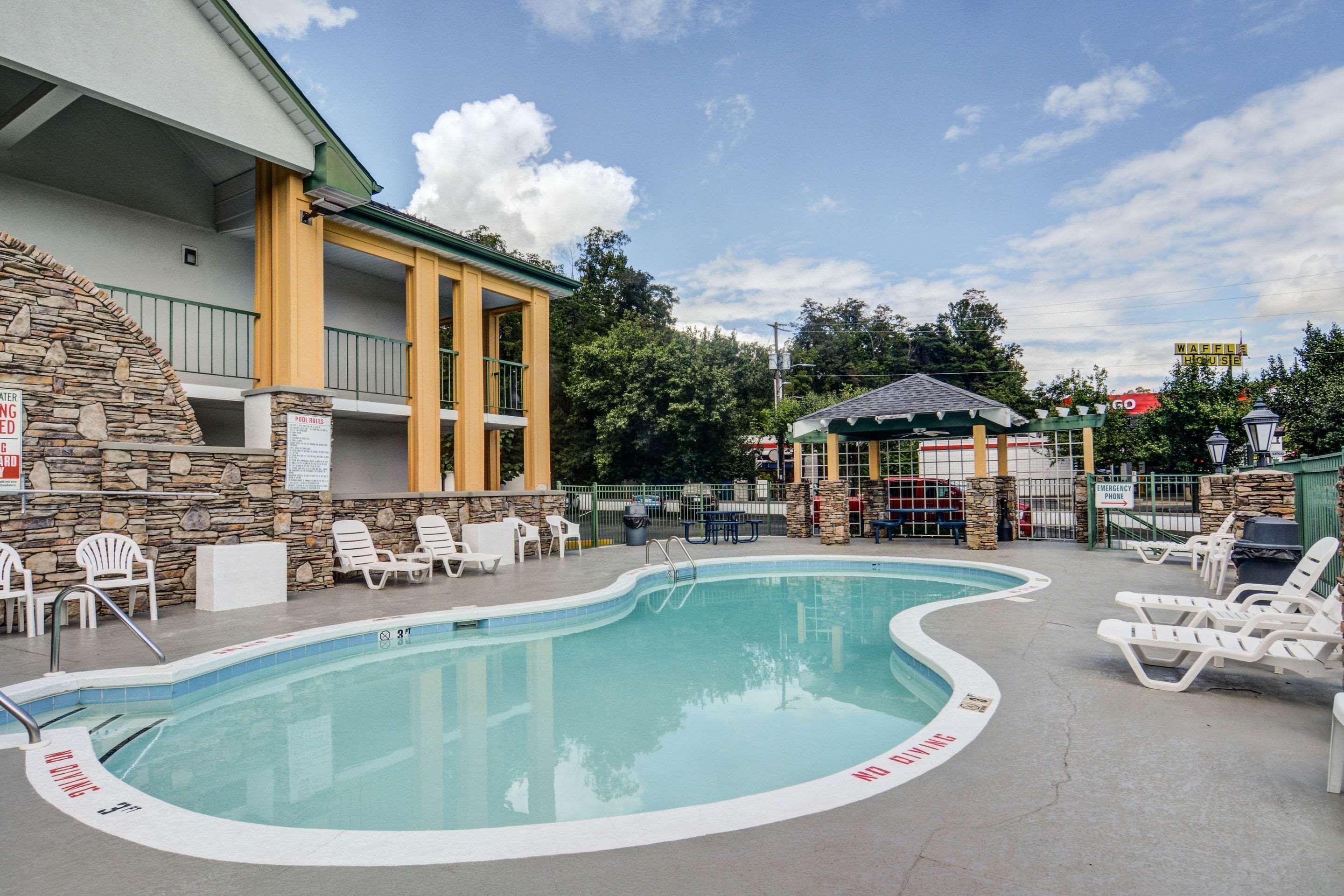 Quality Inn & Suites Biltmore East Ешвілл Екстер'єр фото