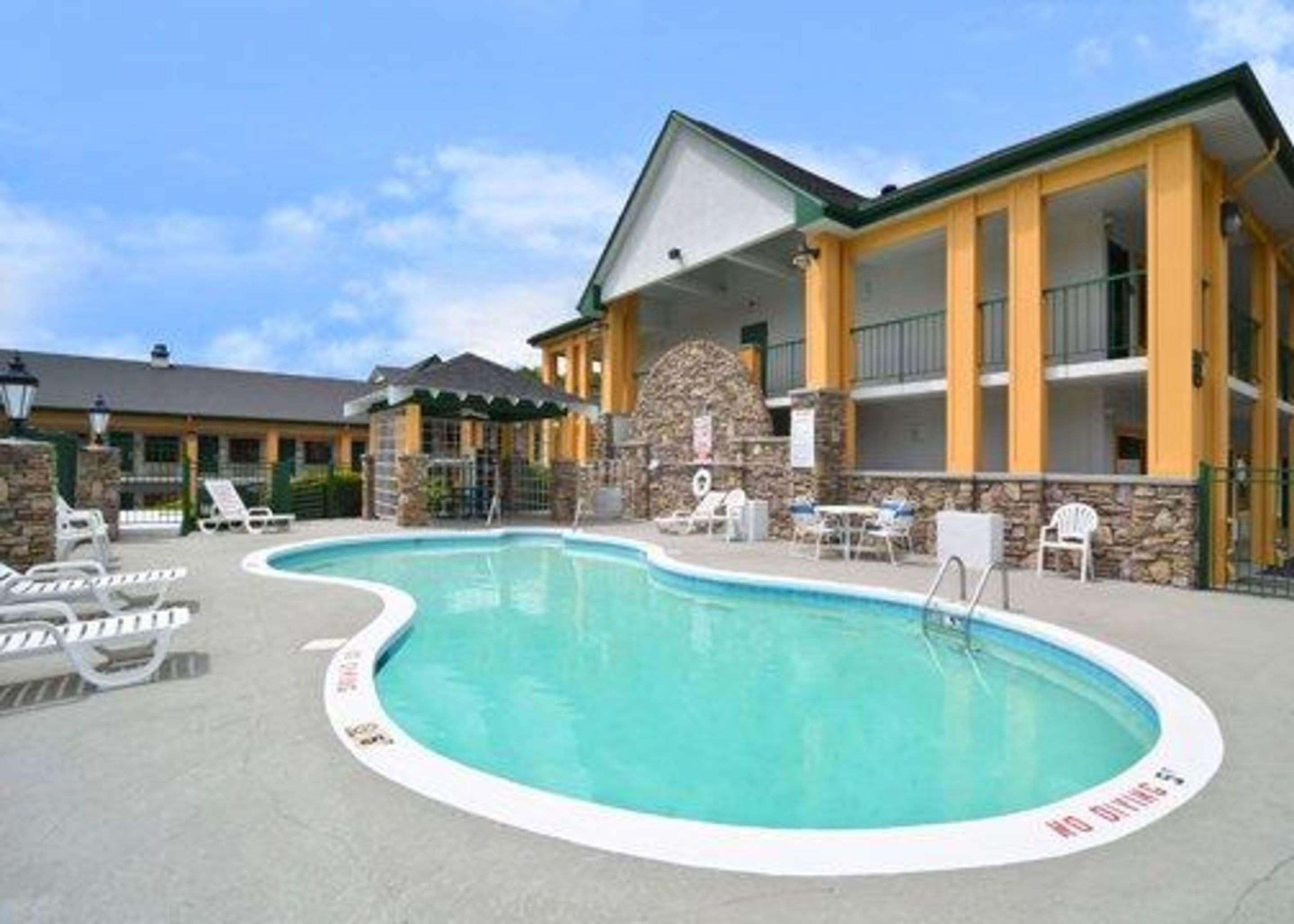 Quality Inn & Suites Biltmore East Ешвілл Екстер'єр фото