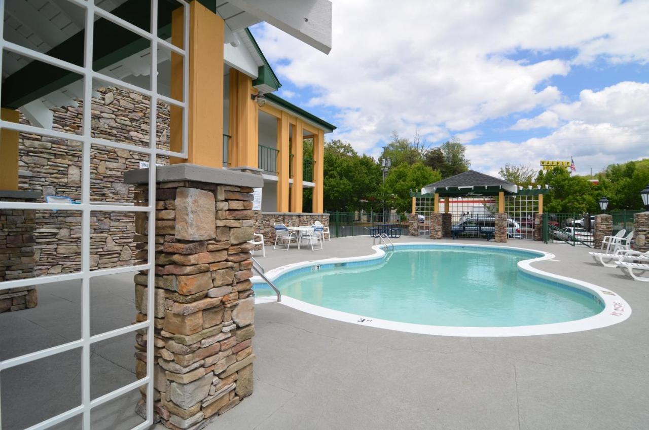 Quality Inn & Suites Biltmore East Ешвілл Екстер'єр фото