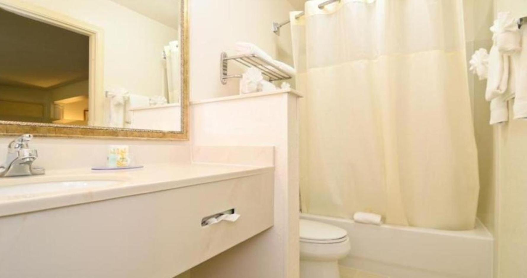 Quality Inn & Suites Biltmore East Ешвілл Екстер'єр фото