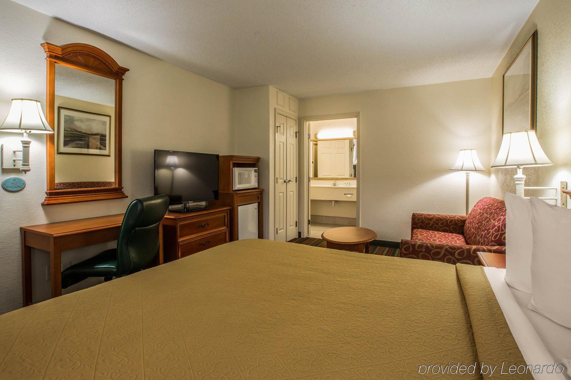 Quality Inn & Suites Biltmore East Ешвілл Екстер'єр фото