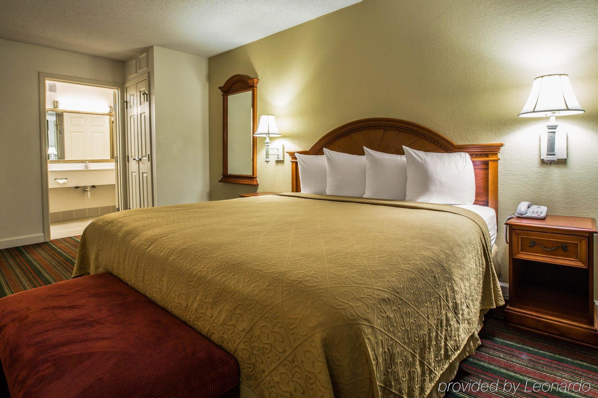 Quality Inn & Suites Biltmore East Ешвілл Екстер'єр фото