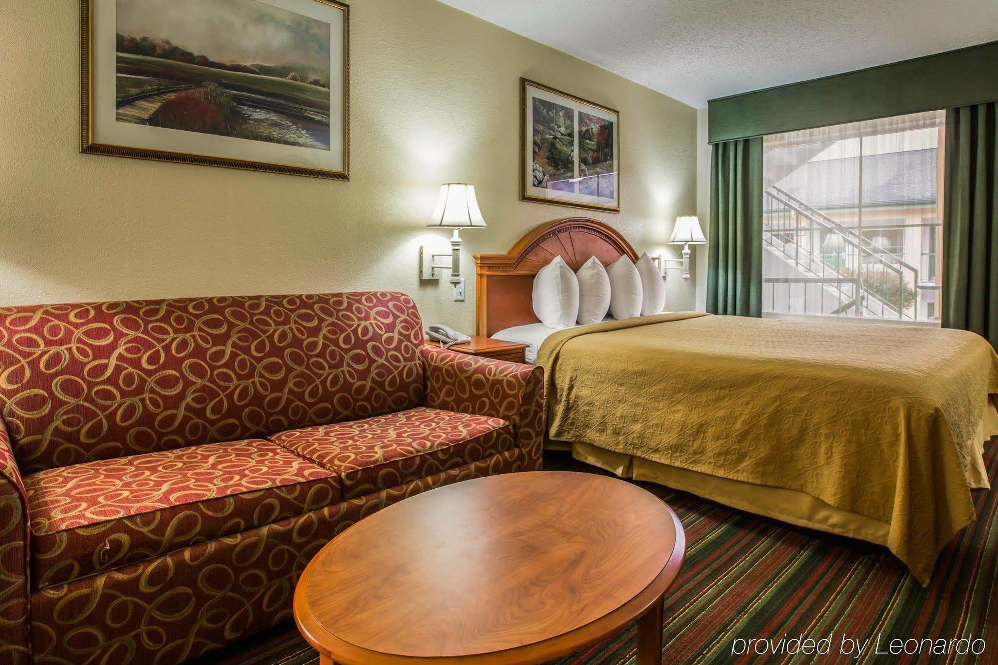 Quality Inn & Suites Biltmore East Ешвілл Екстер'єр фото